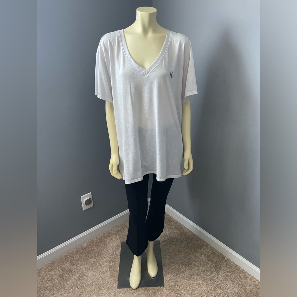TORRID NEW size 3x Yin and Yang Relaxed Fit Signature Jersey V-Neck Tee.